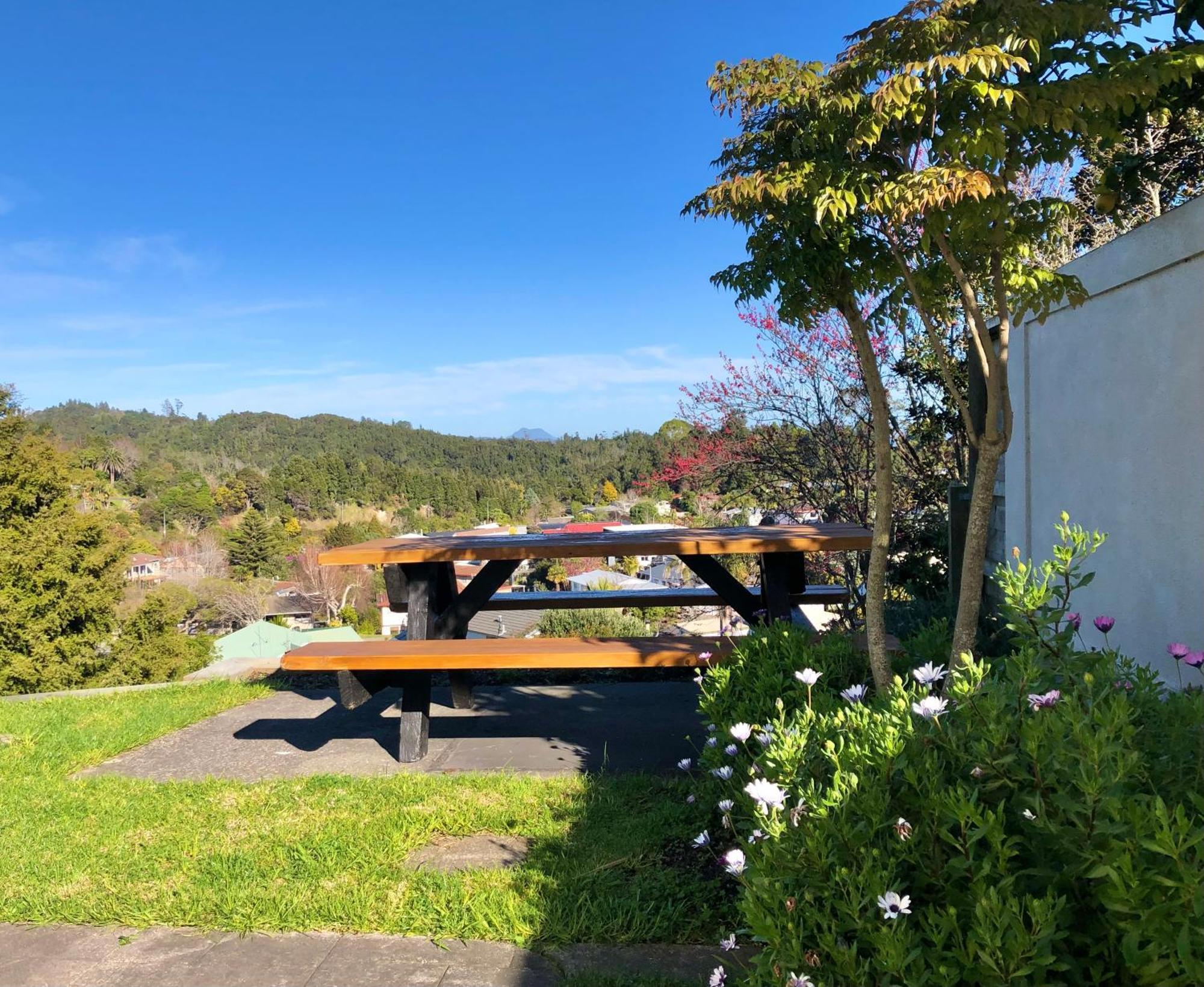 Appartamento Hillcrest One Whakatane Esterno foto